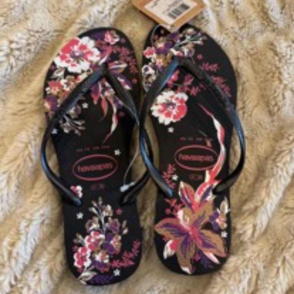 Black and Floral Brand New Havaianas size 37-38